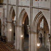 matali crasset dijon cathedrale Saint Bénigne lanterne lustre lumière monument historique église 