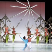 matali crasset opéra ballet Giselle Jules Perrot Jean Coralli Adolphe Adam Bordeaux Emmanuel Hondré scénographie 